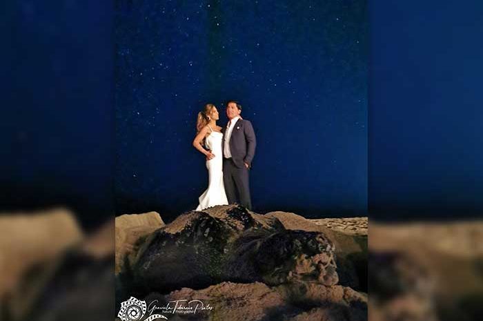 Huge Sea Turtle Crashes Wedding