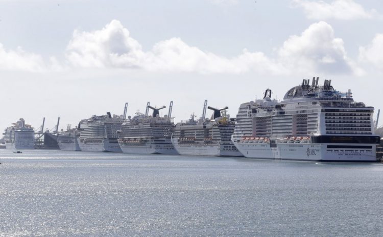 Ten Cruise Ships to Arrive in La Paz