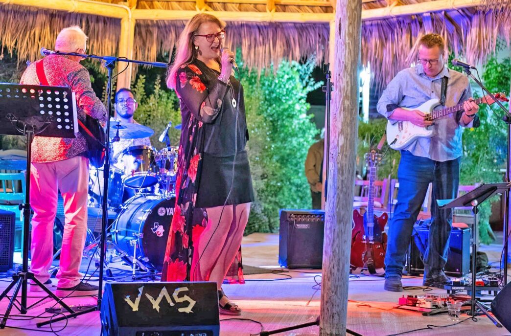 Ocean-and-beach-clean-up-pic - Gringo Gazette