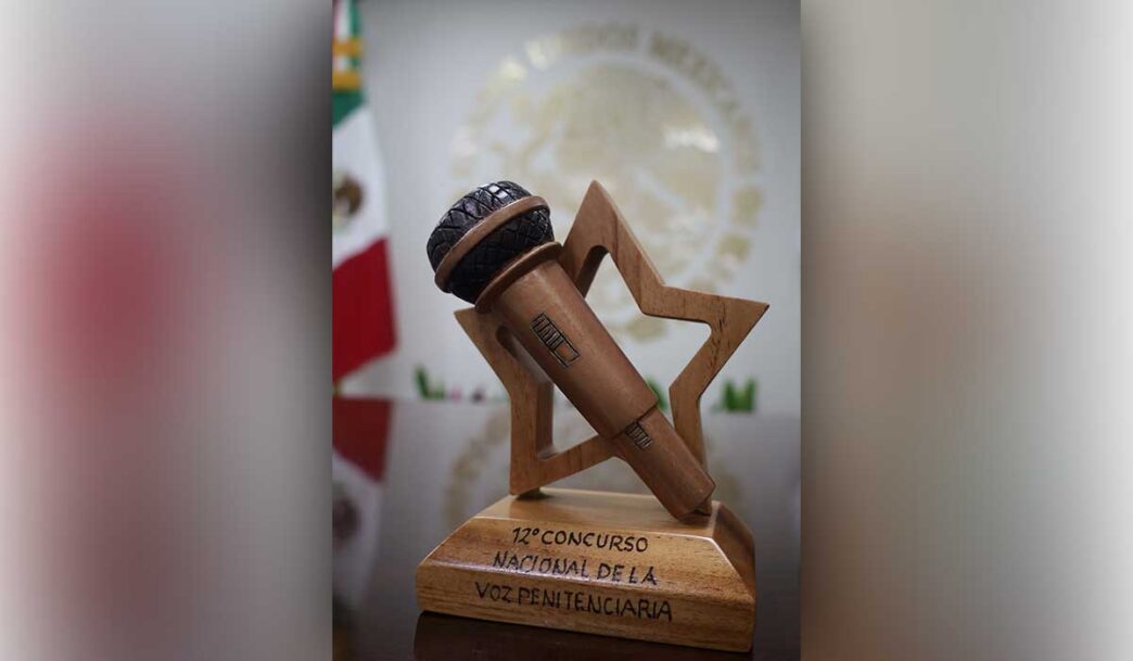 La-Voz - Gringo Gazette