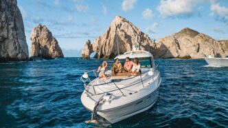 TURISTAS EN LOS CABOS - Gringo Gazette