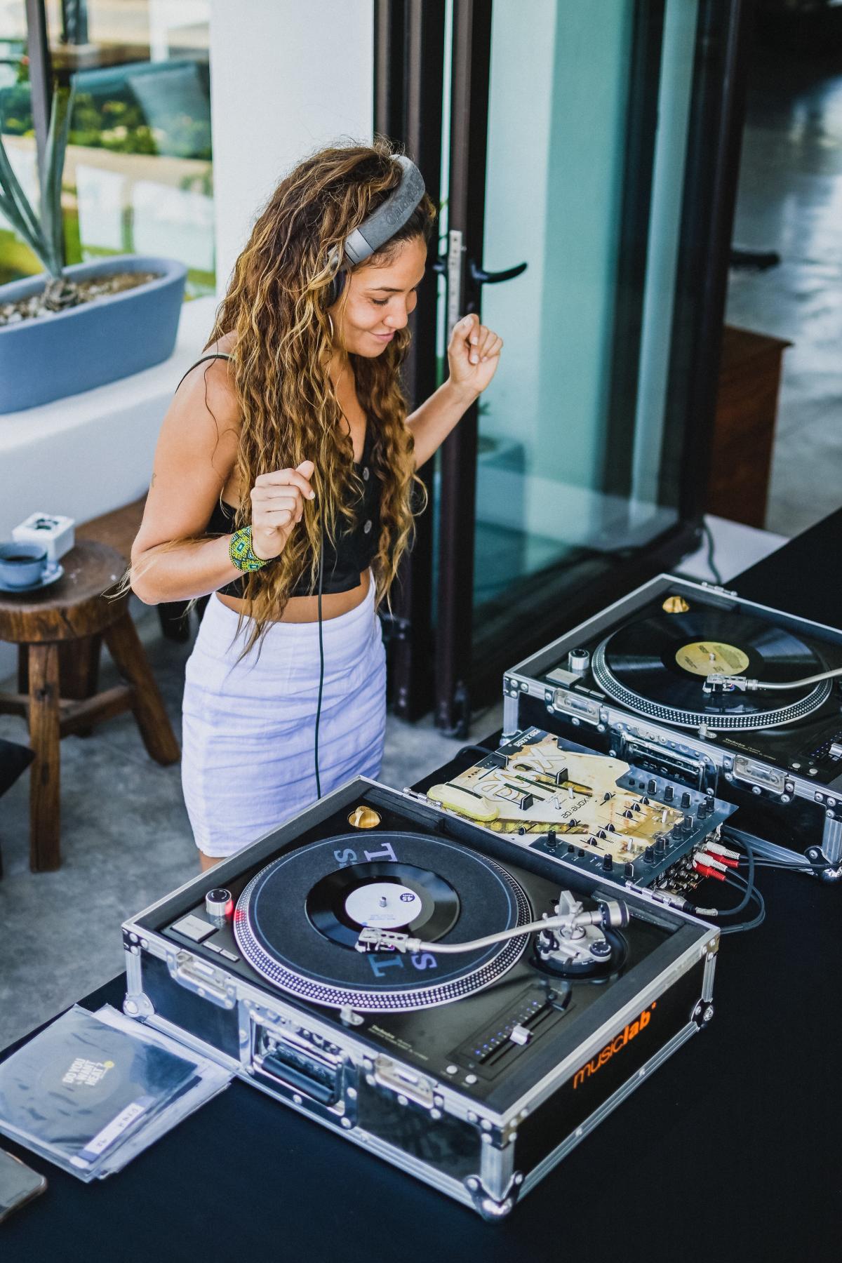 Vinyl-Nights_C354B7D8-0A97-48D0-B30A4784B264D563_c8d338f5-8e2a-4aa9-a93ea2a52931e801 - Gringo Gazette