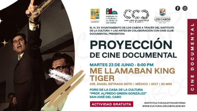 Poster de proyección de cine documental con textos en español: 'PROYECCIÓN DE CINE DOCUMENTAL' y 'ME LLAMABAN KING TIGER' junto a detalles de la cita y lugar. Foto de una persona levantando un trofeo a la izquierda.
