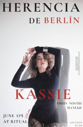 Poster promoting an event: a fashion model in a black dress poses with arms raised; large red 'KASSIE' text and 'HERENCIA DE BERLÍN' at top.