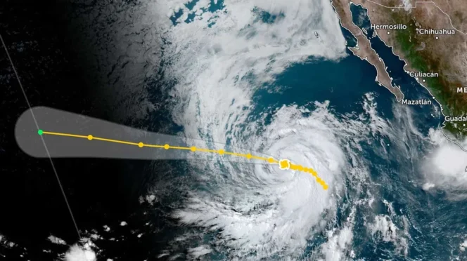 Hurricane Fausto Becomes First of Season, Stays Far Offshore