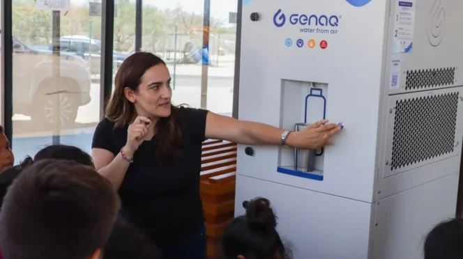 La Paz Tests Air-to-Water Drinking Fountain at Sports Center