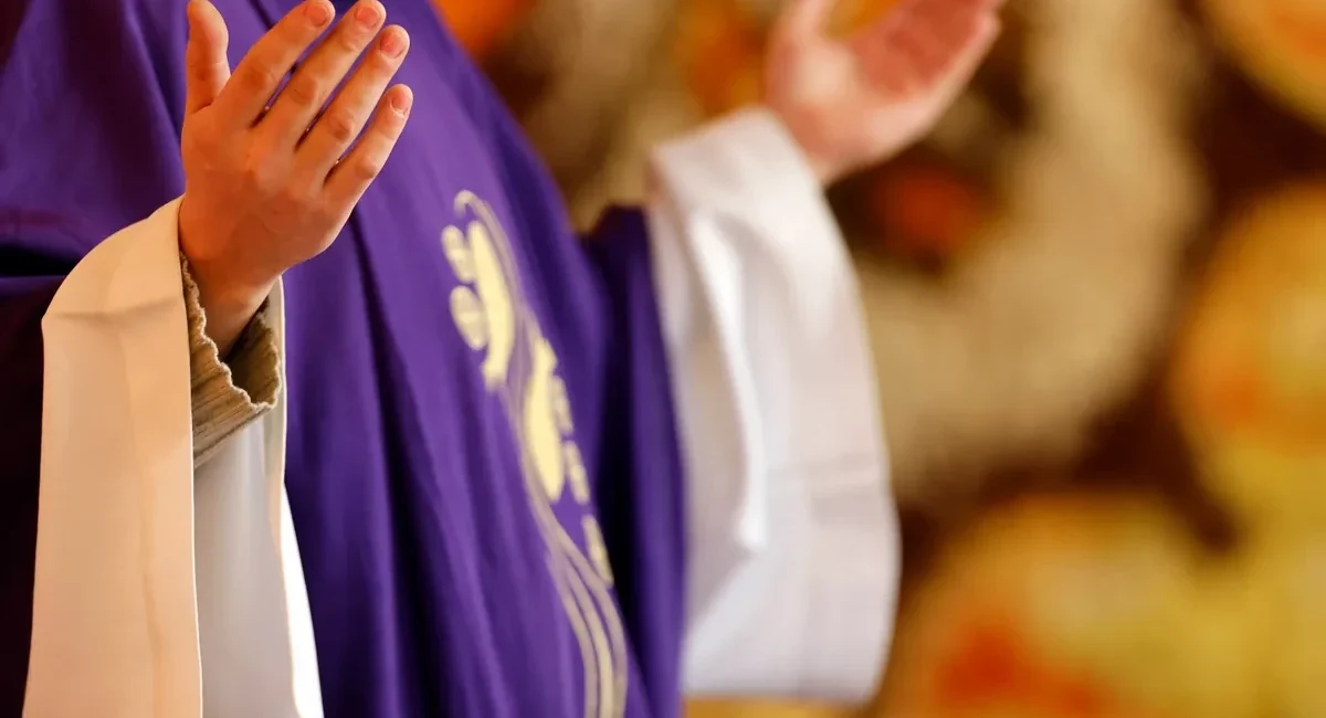 Fake Priest Alert: Diocese Warns La Paz Faithful