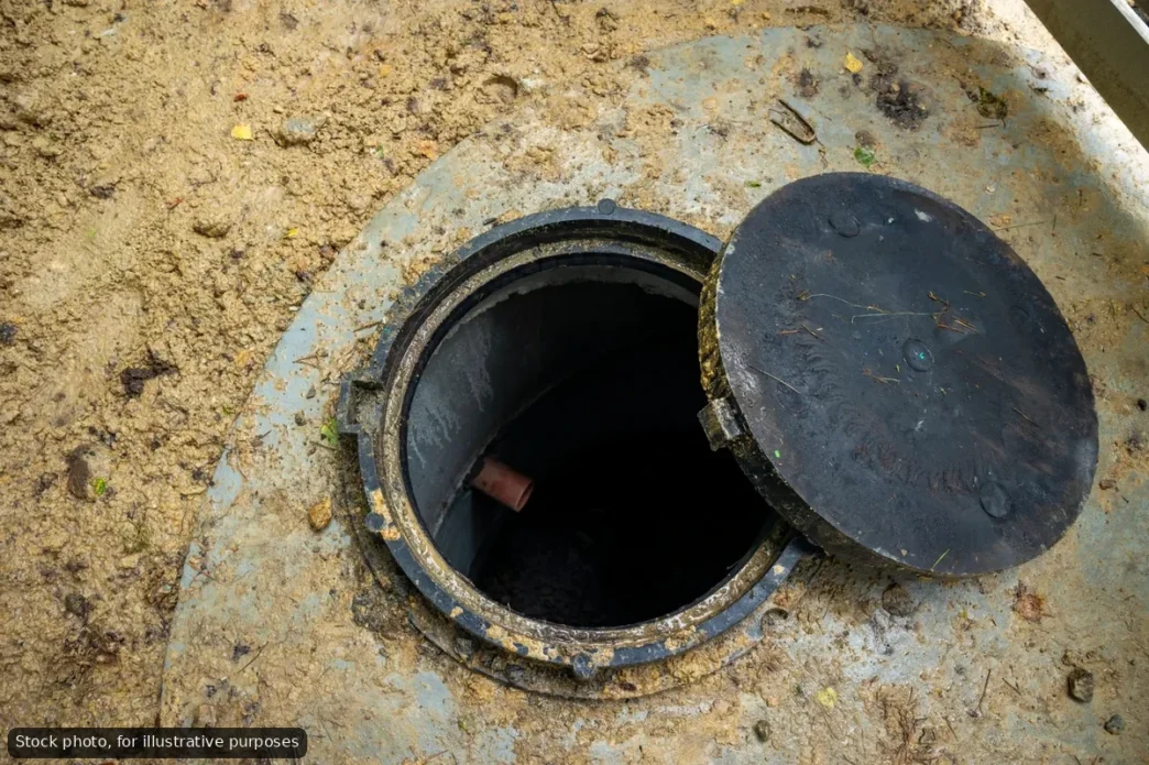La Paz Sewage Leak in El Esterito Waits 25 Days - Gringo Gazette La Paz Sewage Leak in El Esterito Waits 25 Days