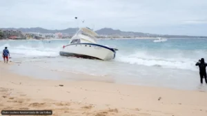 Boat Runs Aground on El Médano Beach in Cabo San Lucas