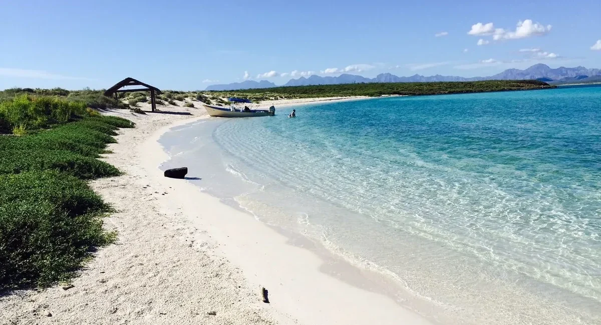 Tourist Evacuated from Isla Coronado After Weather Turns