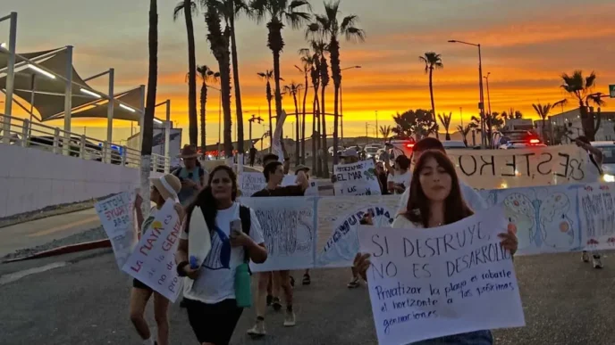 Los Cabos Residents March Against Megaprojects, Demand Permit Freeze