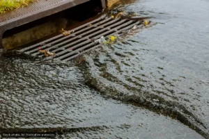 La Paz Rules Out Underground Storm Drains as Too Costly