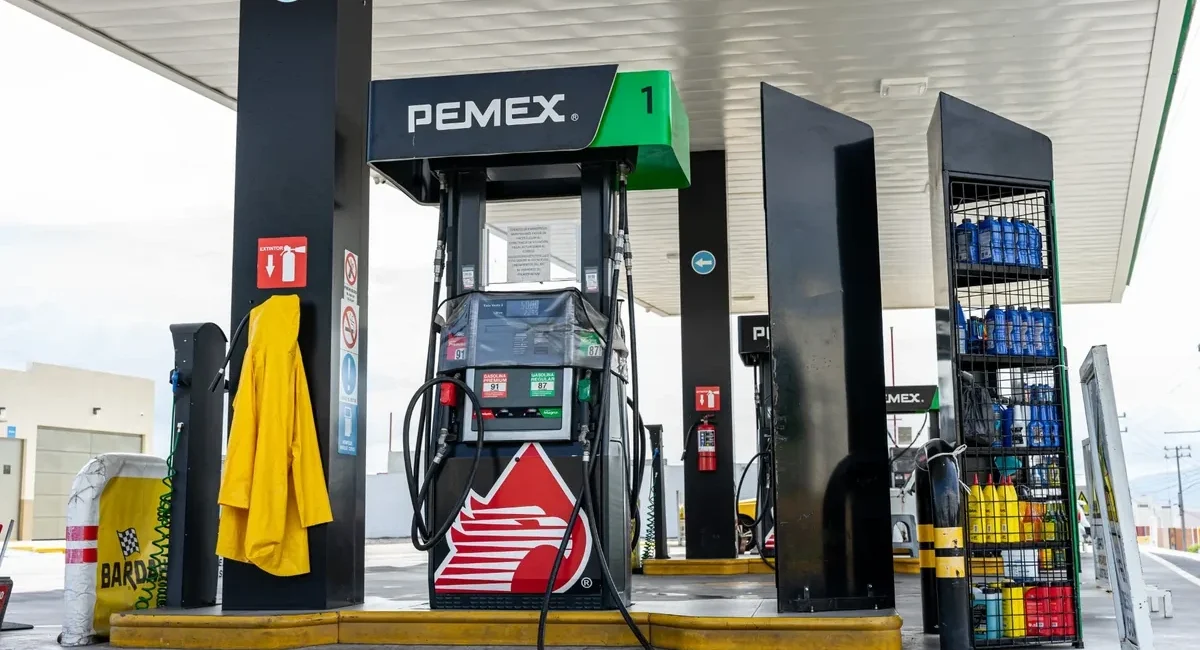 Premium Gas Tops 30 Pesos at 13+ La Paz Stations