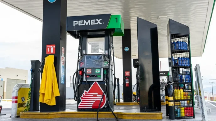 Premium Gas Tops 30 Pesos at 13+ La Paz Stations