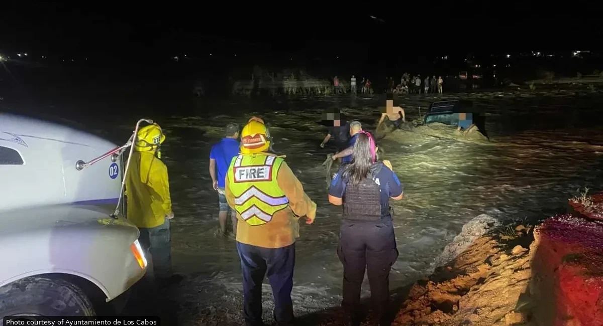 Five Rescued After Vehicles Trapped in Los Cabos Arroyos