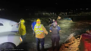 Five Rescued After Vehicles Trapped in Los Cabos Arroyos
