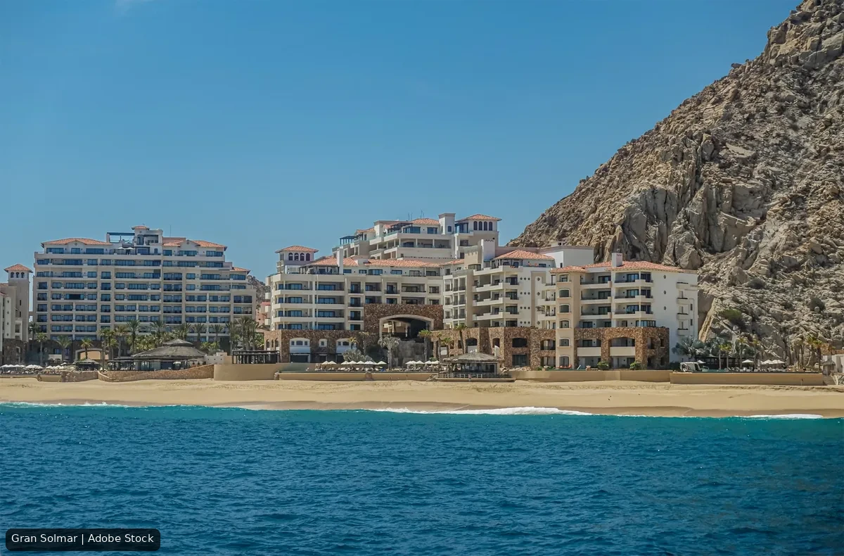 Hotels Clean 1.2 Km of Cabo Pacific Beaches in Joint Effort