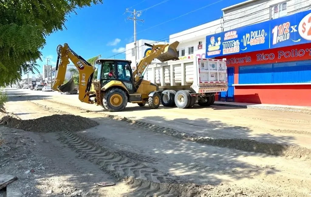88 KM of Los Cabos Roads Cleared After Marie—Work Continues