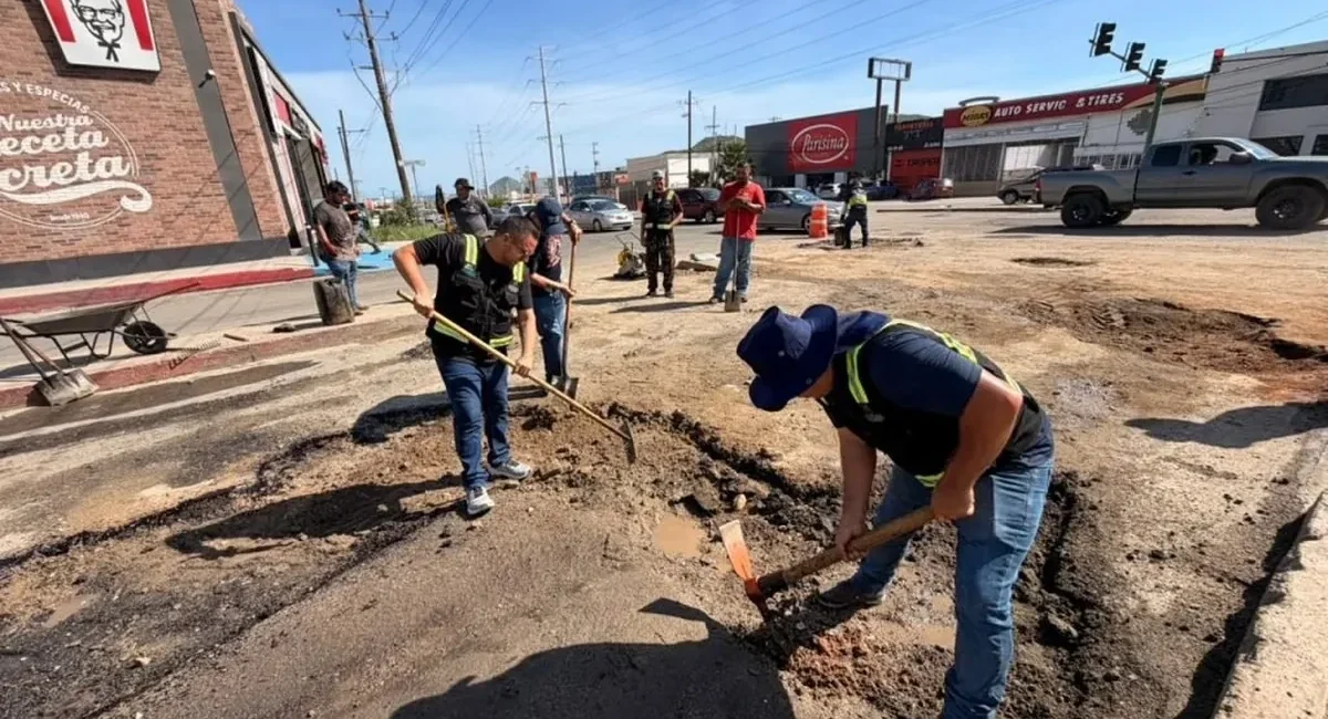 La Paz, Cabo San Lucas Push Pothole Repairs After Rains