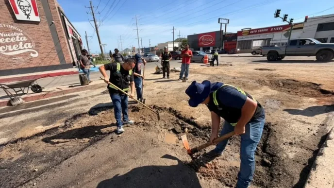 La Paz, Cabo San Lucas Push Pothole Repairs After Rains