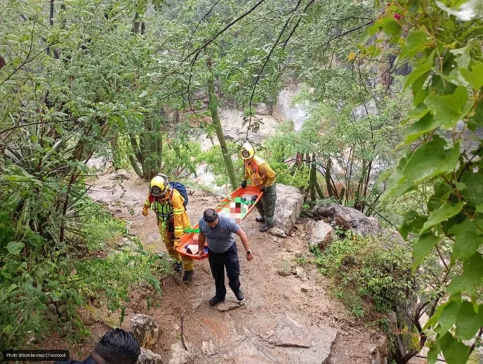 Tourist Injured in 40-Foot Fall at Sol de Mayo