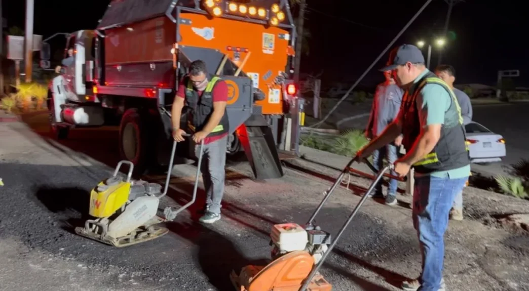 Cabo San Lucas Shifts Pothole Repairs to Nighttime - Gringo Gazette Cabo San Lucas Shifts Pothole Repairs to Nighttime
