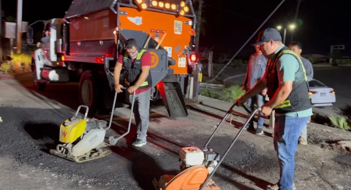 Cabo San Lucas Shifts Pothole Repairs to Nighttime