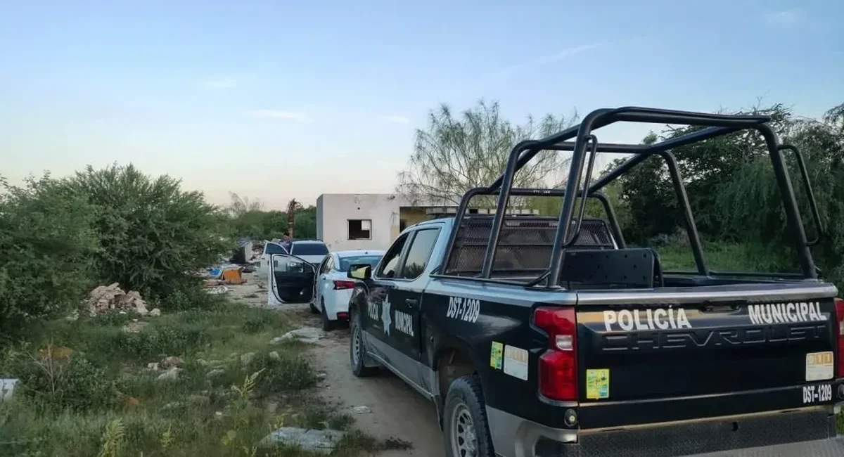 Los Cabos Impounds Vehicles Dumping Waste in Arroyo